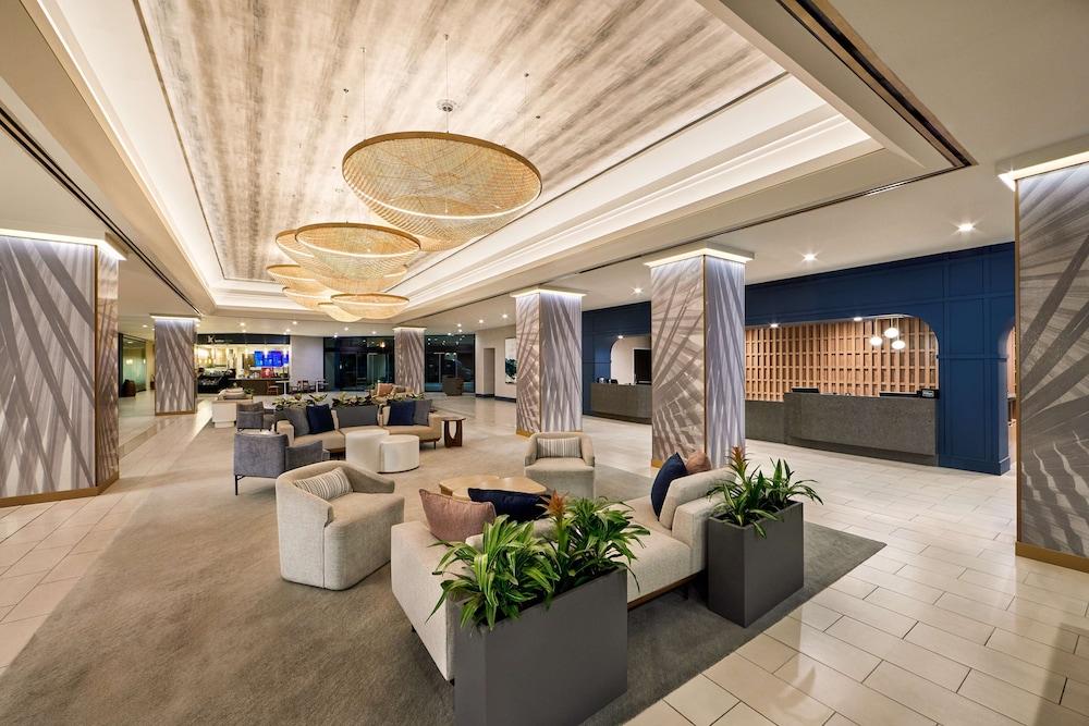 Hotel Fera Anaheim, a DoubleTree by Hilton - Lobby