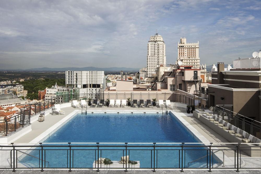 Hotel Emperador - Featured Image