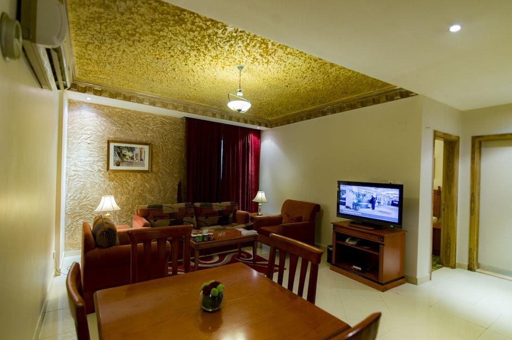 Boudl Khurais - Room