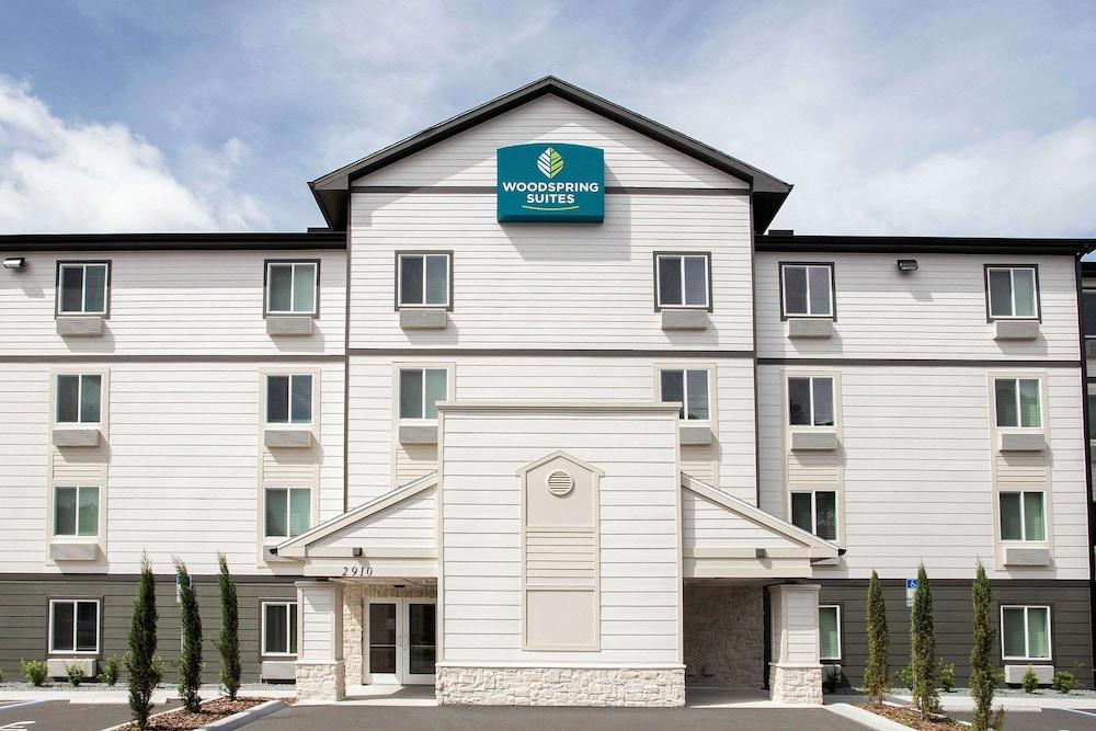 WoodSpring Suites Daytona Beach Int'l Speedway - Featured Image