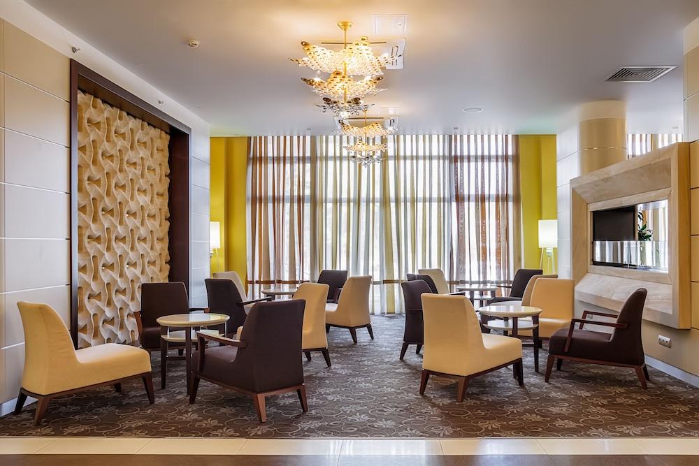 Hilton Garden Inn Krasnodar - Lobby Lounge