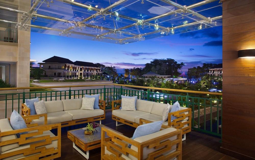 Savoy Seychelles Resort & Spa - Lobby Sitting Area