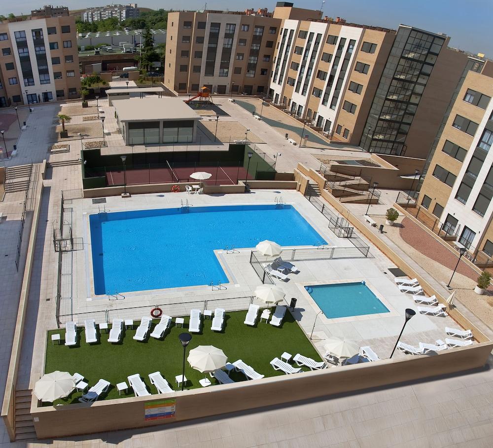 Compostela Suites Apartments - Featured Image
