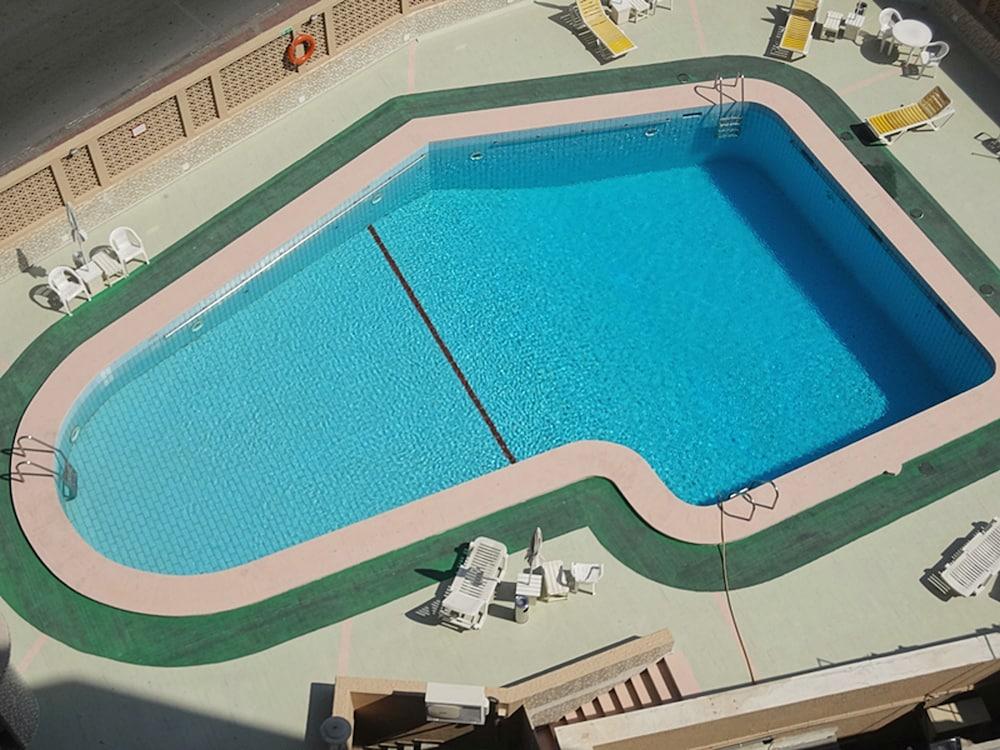 Ambassador Hotel - Outdoor Pool