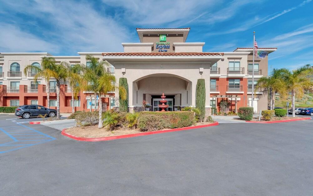 Holiday Inn Express & Suites, Lake Elsinore, an IHG Hotel - Featured Image