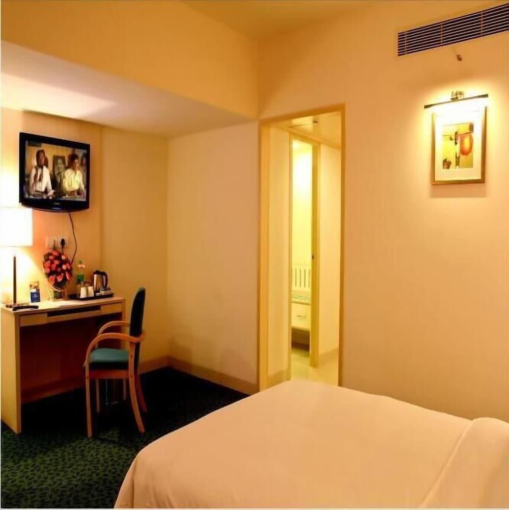 Aditya Hometel Hyderabad - Room