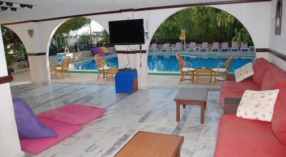 Yildiz Hotel - Outdoor Pool