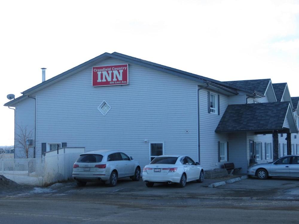 Crossfield Country Inn - Exterior