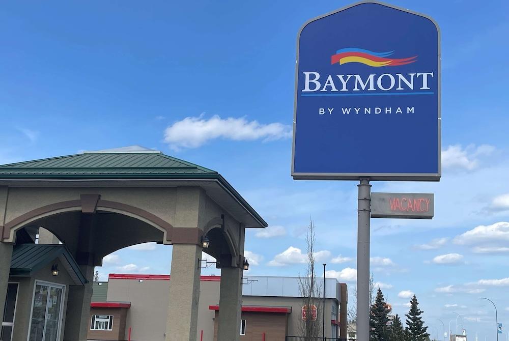 Baymont by Wyndham Hinton - Featured Image