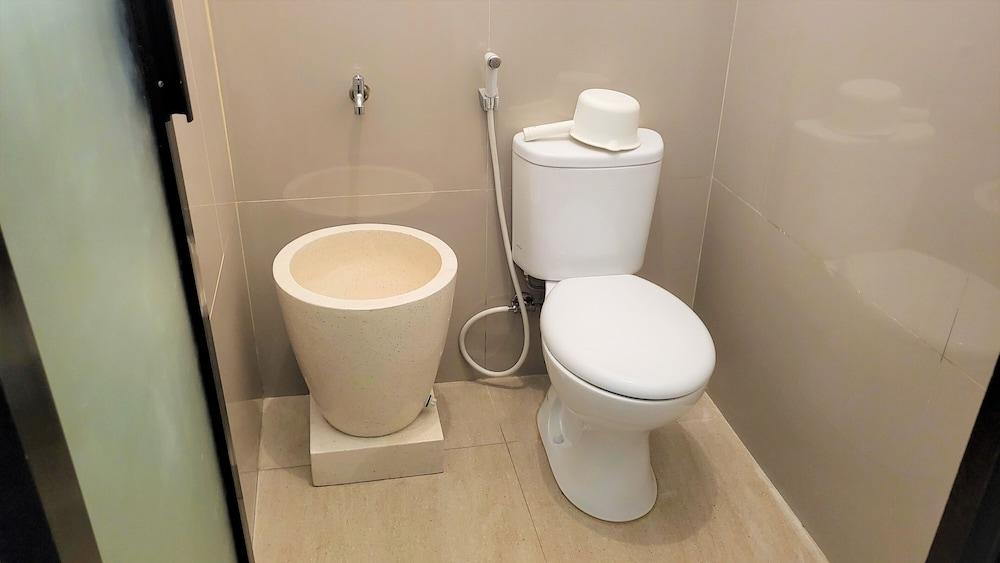 Chotin Hotel - Bathroom