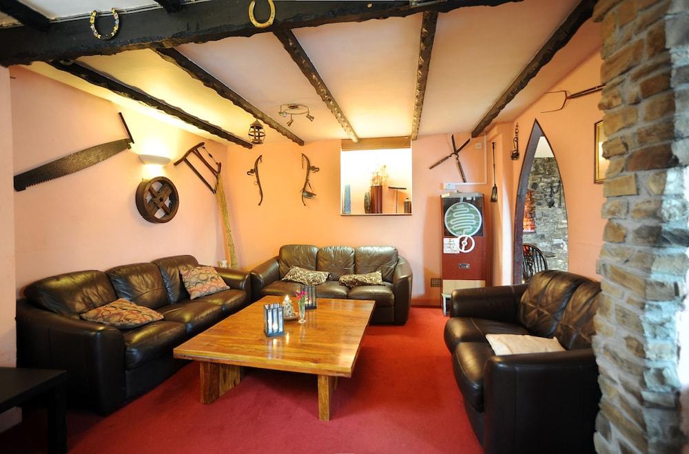 The West Country Inn - Interior