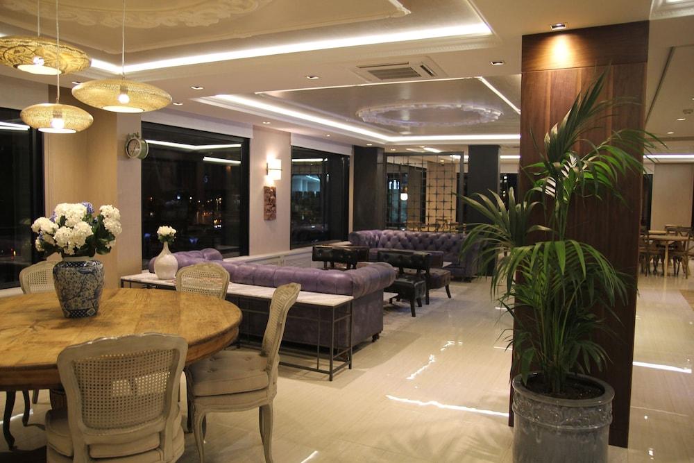 K Suites Otel - Lobby Sitting Area