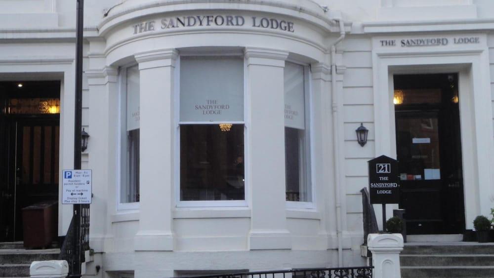 Sandyford Lodge - Exterior
