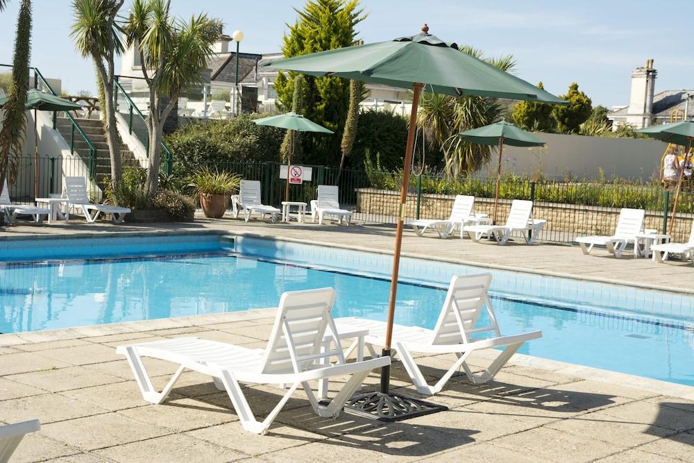 TLH Toorak Hotel - TLH Leisure, Entertainment and Spa Resort - Outdoor Pool