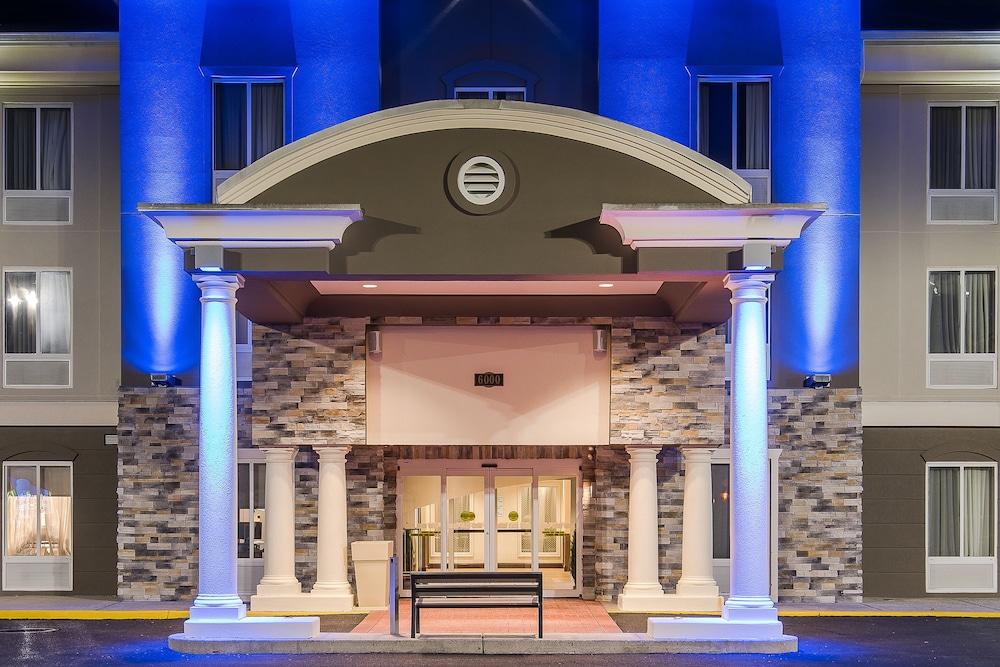 Holiday Inn Express & Suites Philadelphia - Mt. Laurel, an IHG Hotel - Exterior