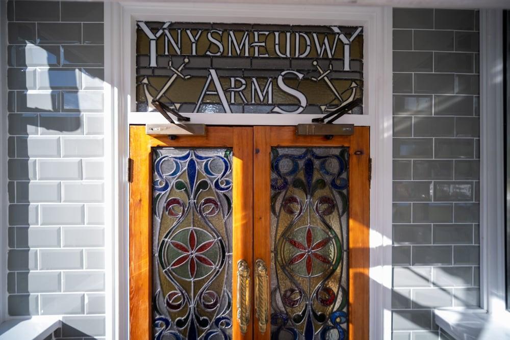 Ynys Arms - Lobby