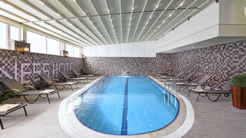B Business Hotel & Spa - Indoor Pool