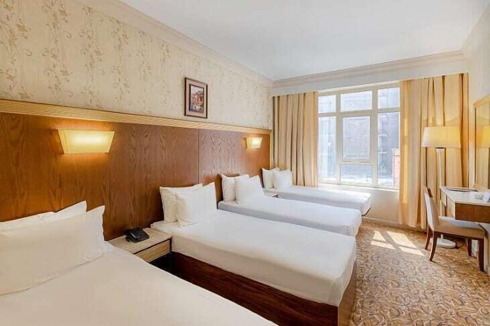 Dhiafat Al-Raja Hotel - Room