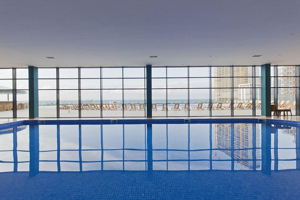 Euphoria Batumi Convention & Casino Hotel - Indoor Pool