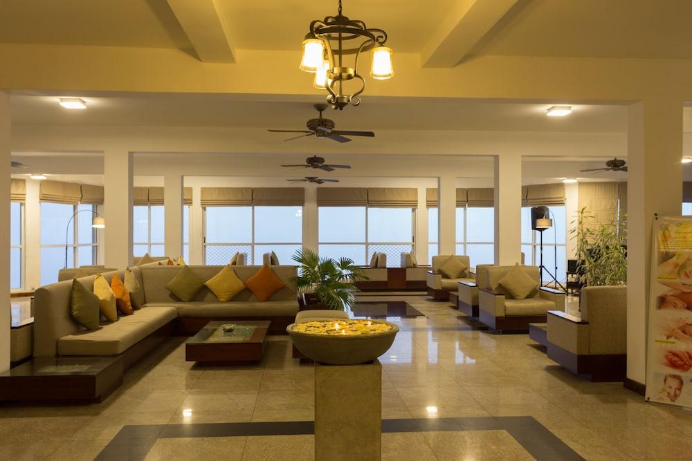 Hotel Topaz - Lobby Sitting Area