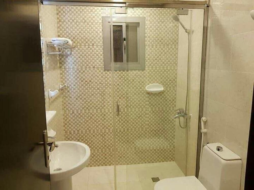 Sadeem Hotel Suites 2 - Bathroom