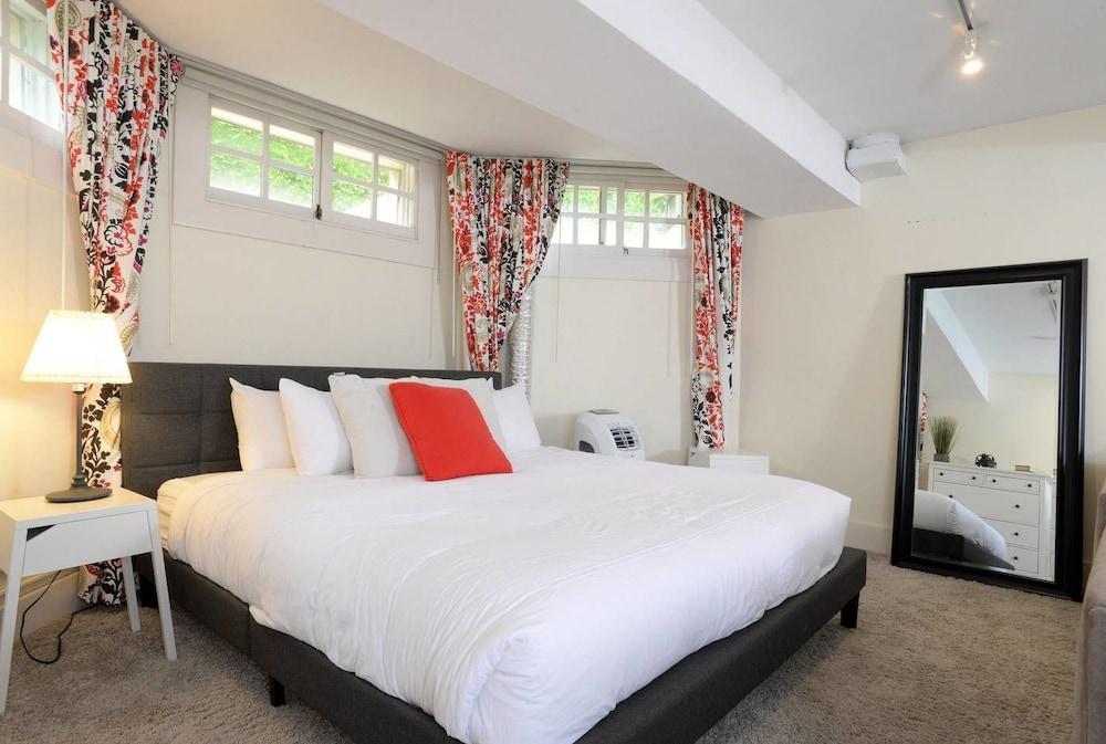 LUX Suites in the Heart of Santa Monica - Featured Image