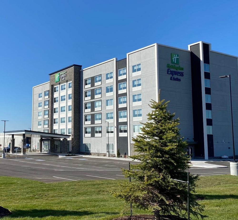 Holiday Inn Express & Suites Aurora, an IHG Hotel - Featured Image