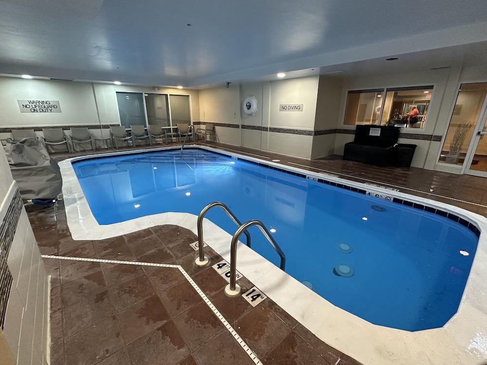 Kings Inn & Suites Mason - Indoor Pool