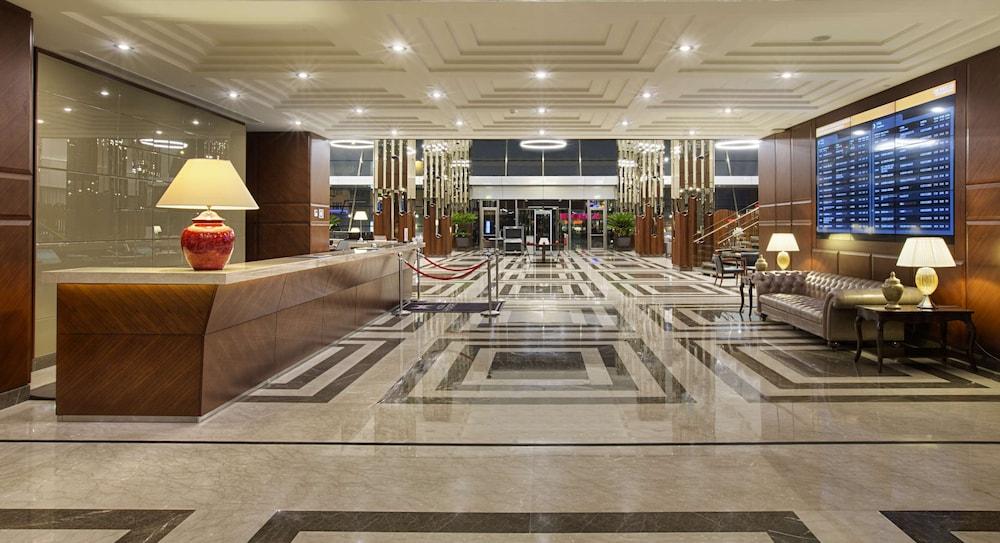 DoubleTree by Hilton Istanbul Avcilar - Reception