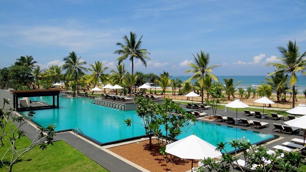 Centara Ceysands Resort & Spa Sri Lanka - Indoor/Outdoor Pool