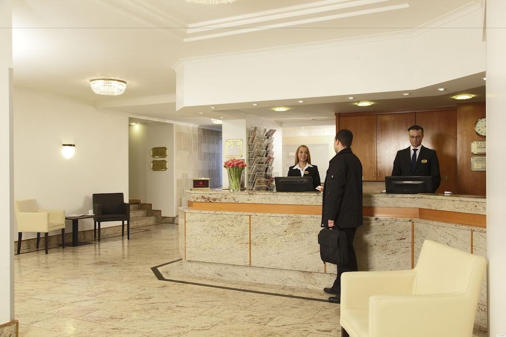 H4 Hotel Frankfurt Messe - Lobby