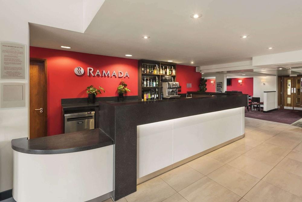 Ramada by Wyndham Cambridge - Lobby