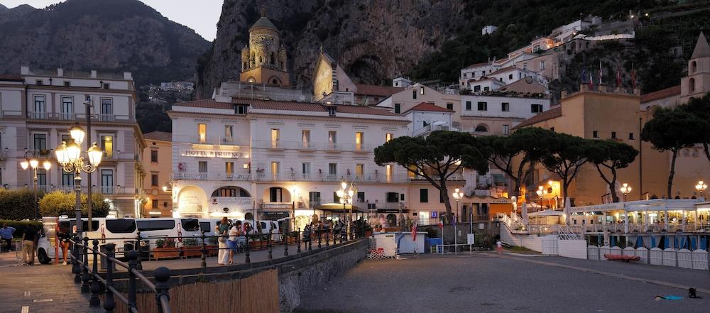 Hotel Residence - Amalfi - Featured Image