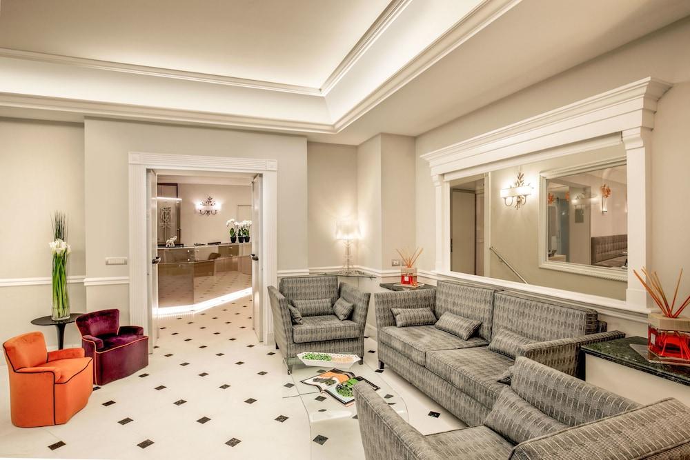 Hotel Ludovisi Palace - Lobby Sitting Area