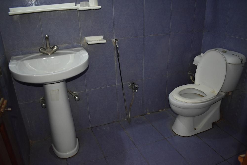 Hotel Al Hamrah - Bathroom Sink