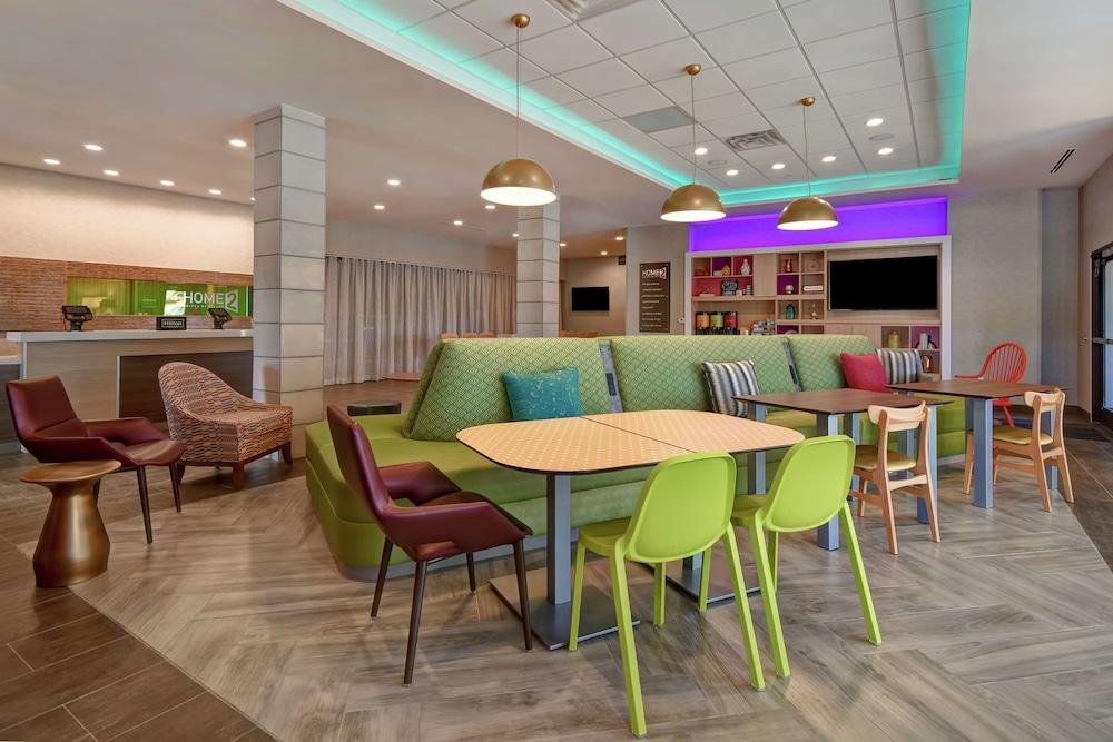Home2 Suites by Hilton Wichita Northeast - Lobby