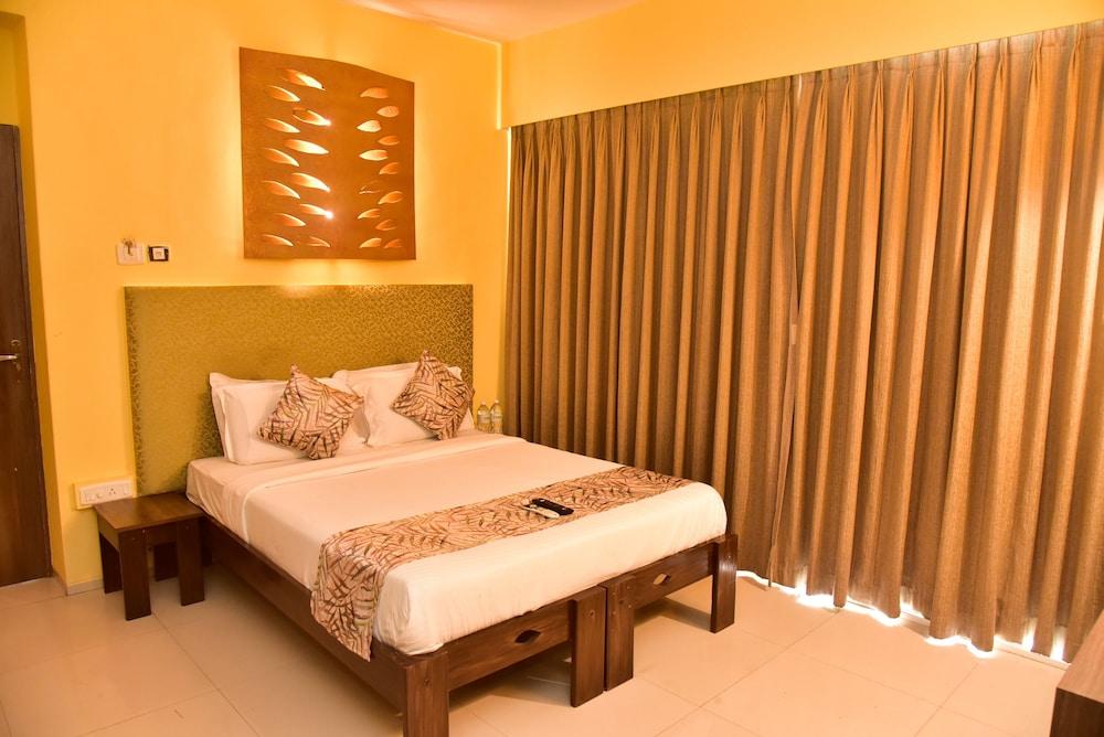 Sharanam Green Resort - Room