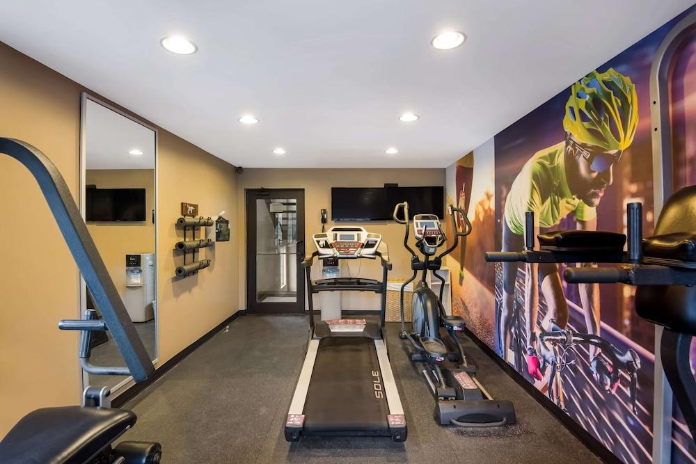 Clarion Pointe Downtown - Fitness Facility