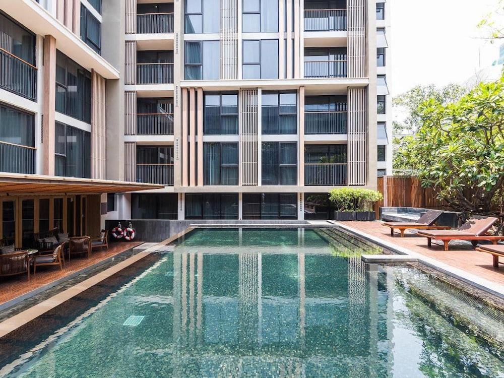Arcadia Suites Bangkok - Outdoor Pool