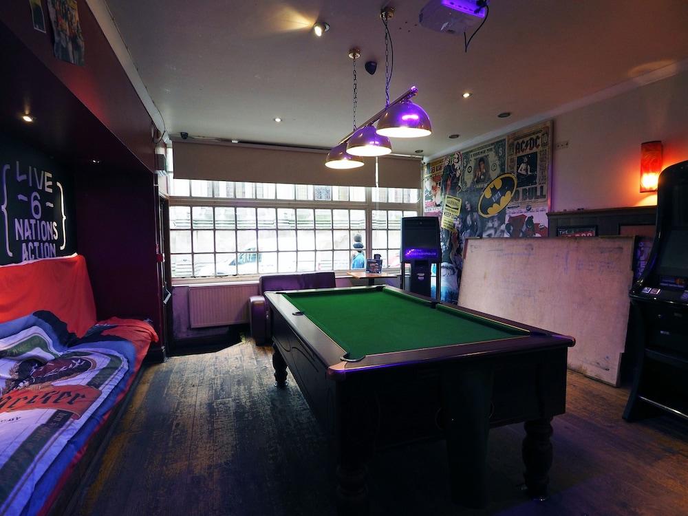 St Christopher's Inn Bath - Hostel - Billiards