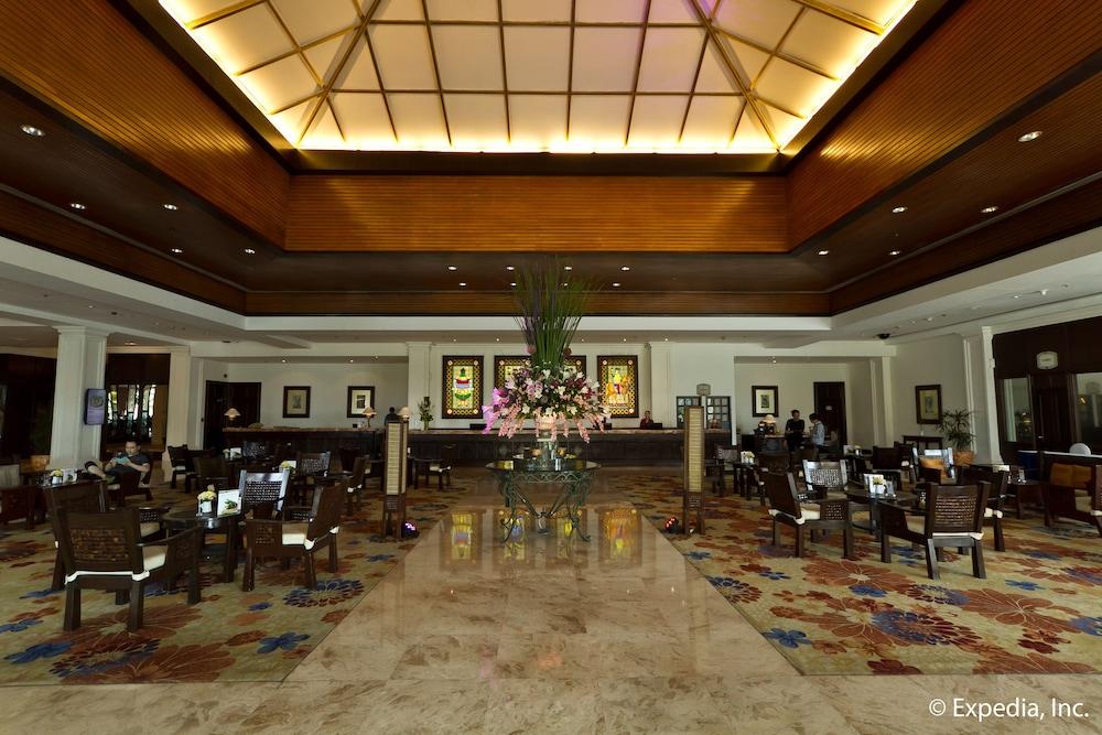 Waterfront Airport Hotel & Casino - Lobby