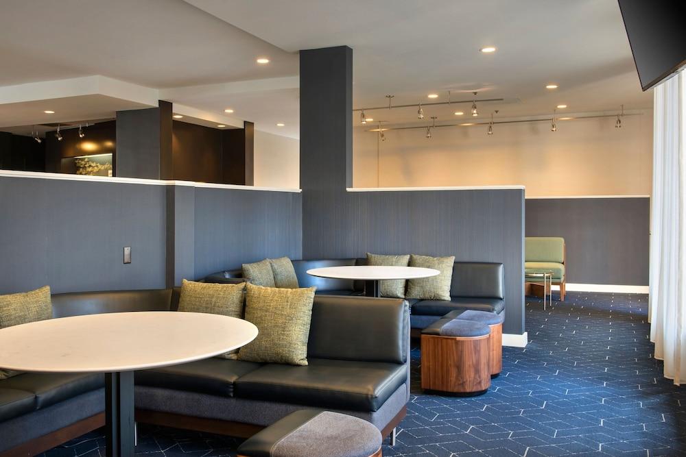 Courtyard by Marriott Baltimore Hunt Valley - Lobby