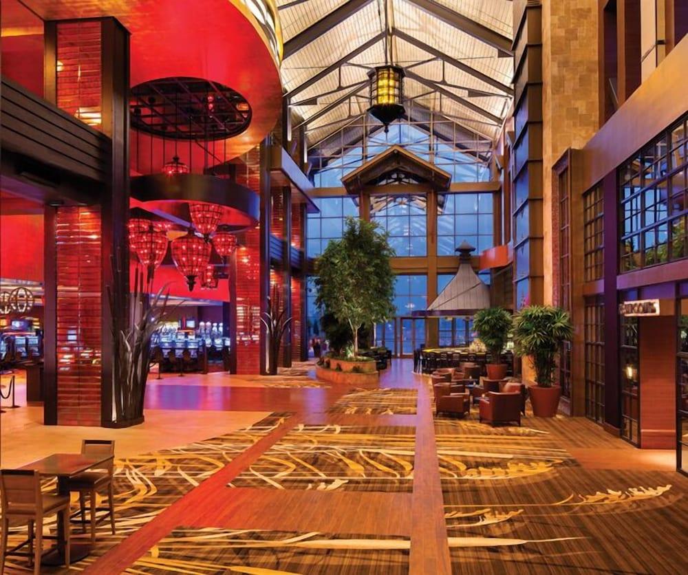 L'Auberge Casino Hotel Baton Rouge - Interior Entrance
