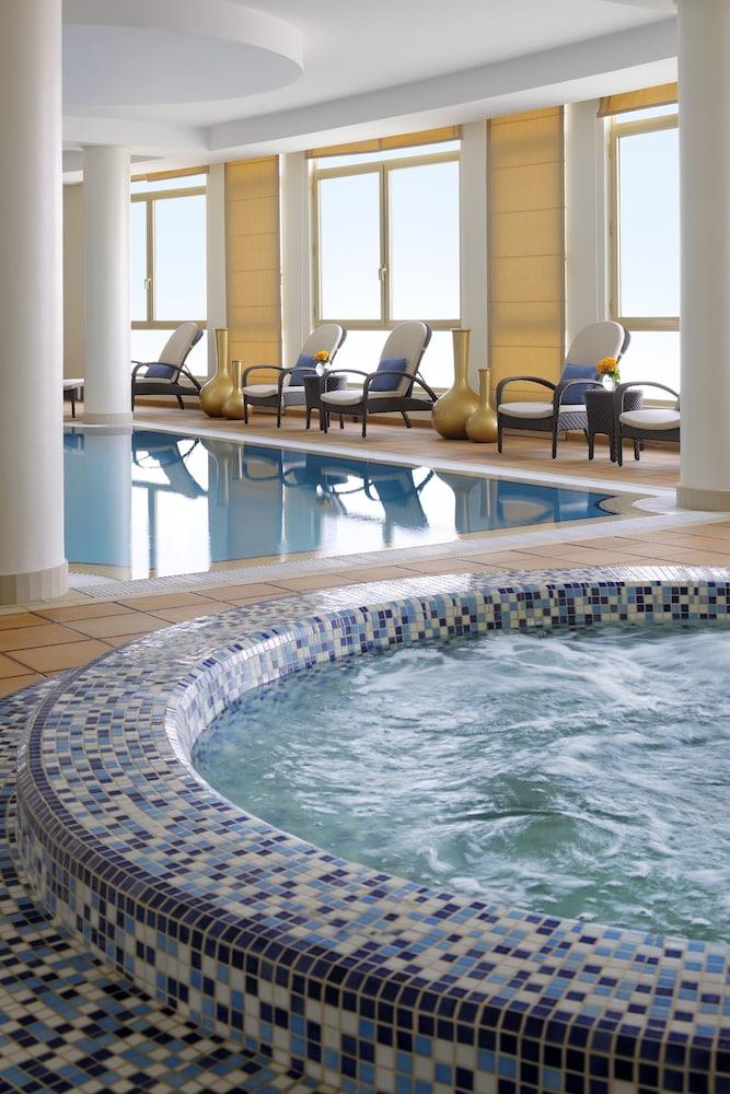 فندق ومركز مؤتمرات ماريوت إكزيكيوتيف أبارتمنتس، الرياض - Indoor Spa Tub