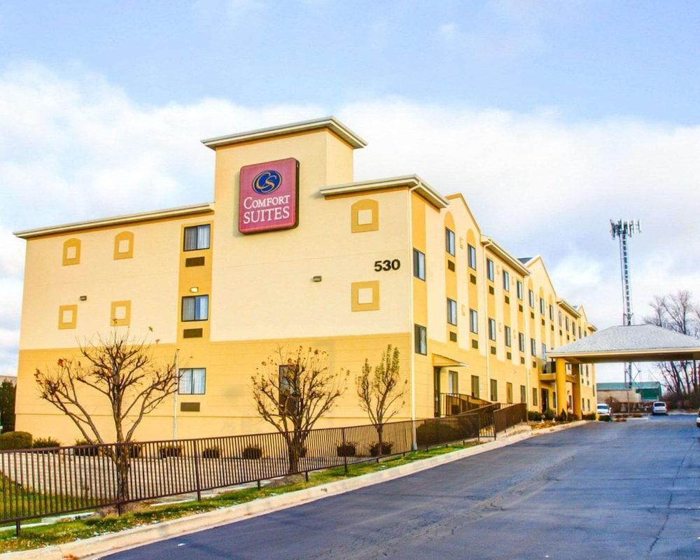 Comfort Suites Lombard - Addison - Featured Image