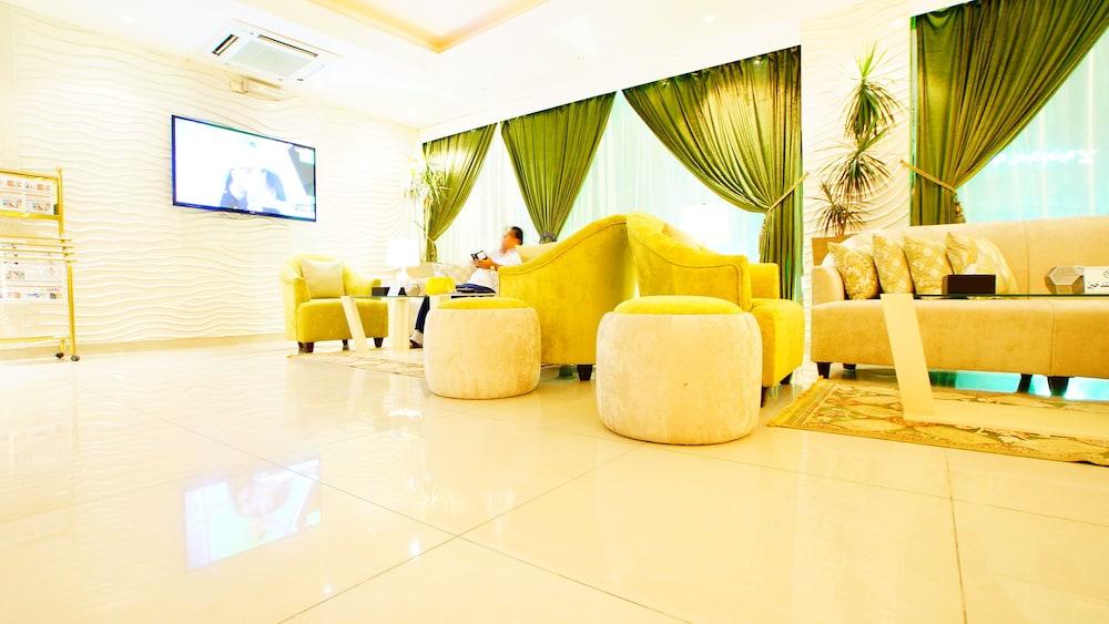 Sama Al Qaser Hotel Apartments - Lobby Sitting Area