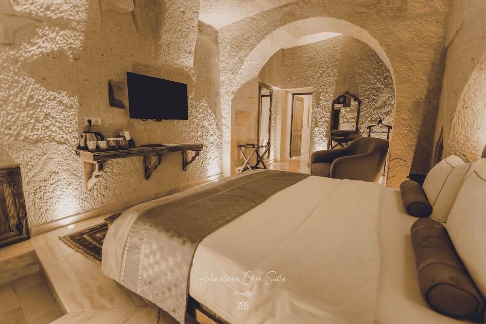Nino Cave Suites - Room