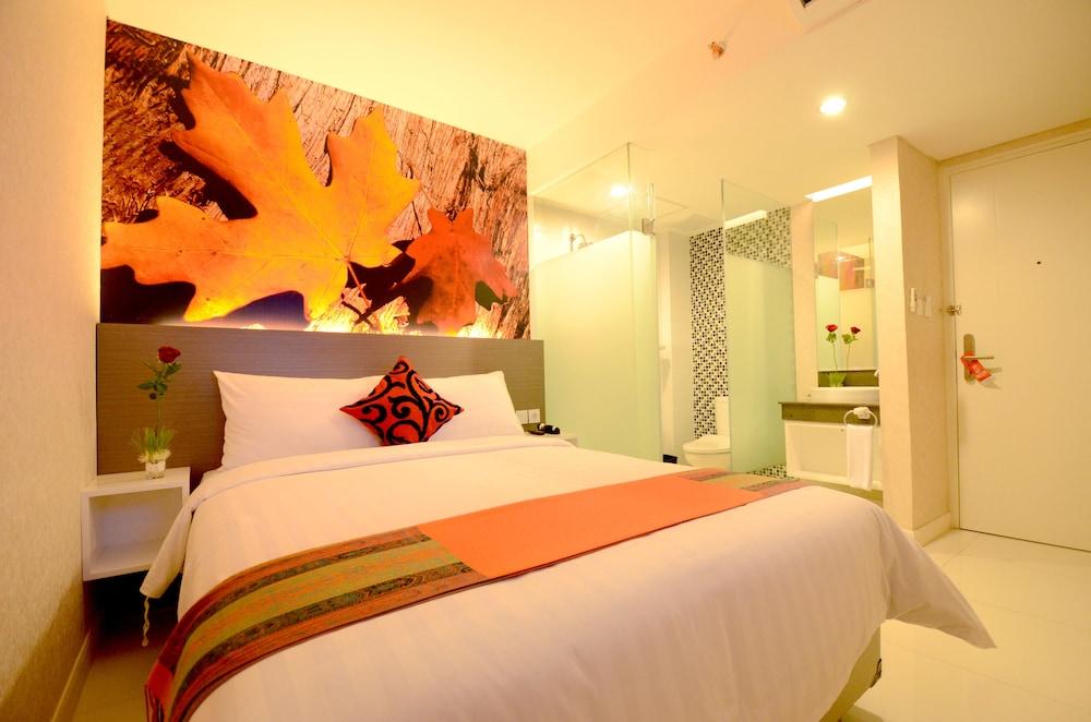 Clay Hotel Jakarta - Featured Image