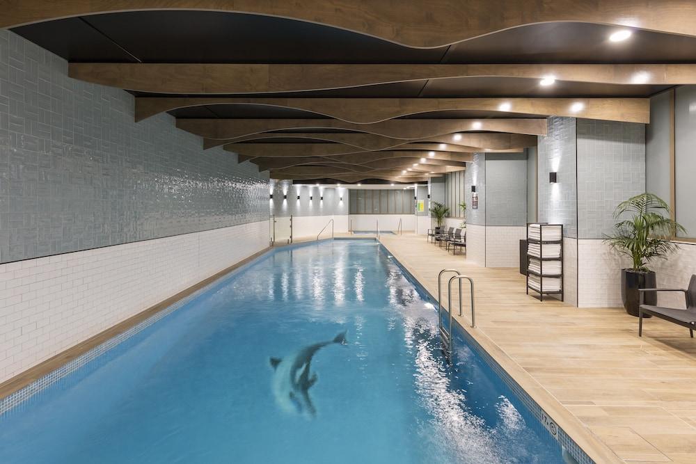 Meriton Suites Sussex Street - Indoor Pool