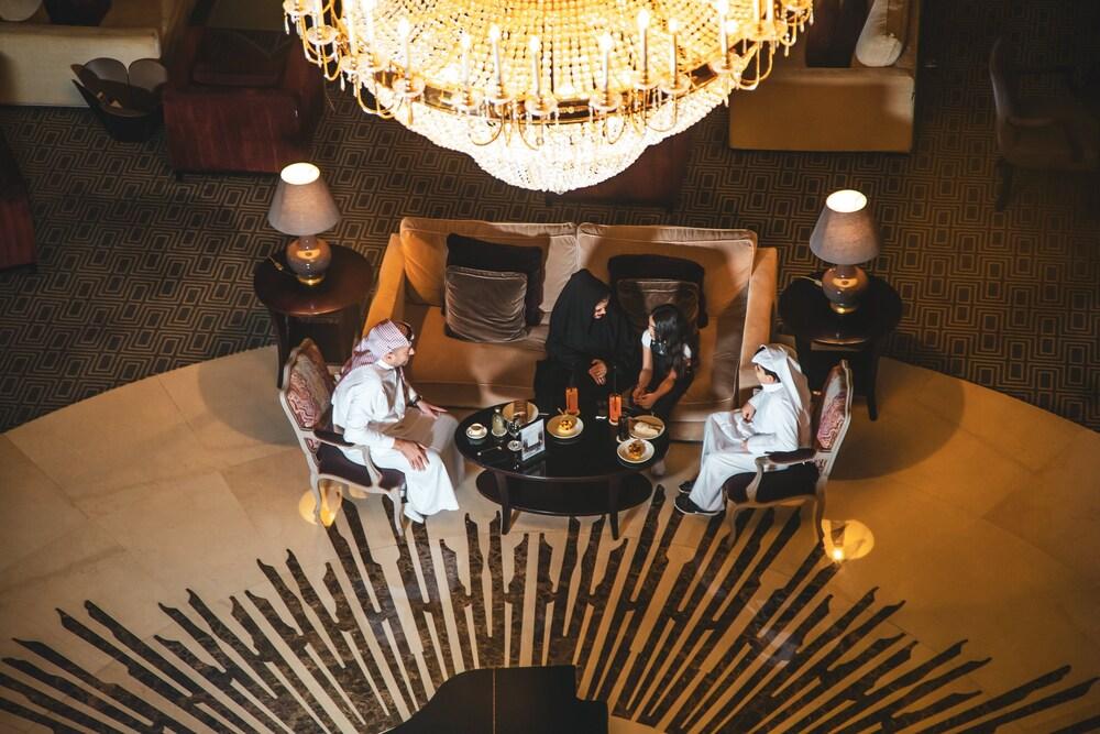 Millennium Hotel Doha - Lobby Sitting Area